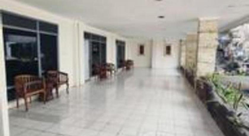 Alexander Hotel Tegal Екстериор снимка