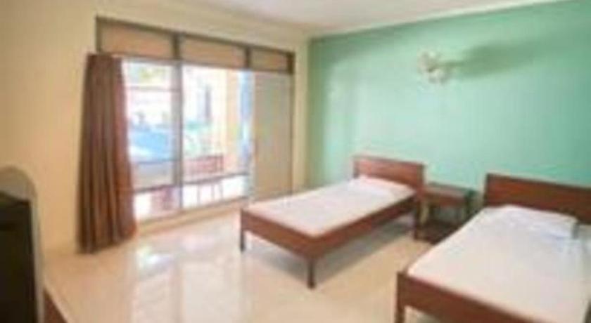Alexander Hotel Tegal Екстериор снимка