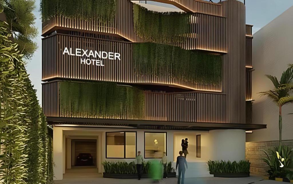 Alexander Hotel Tegal Екстериор снимка